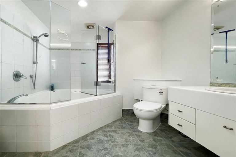 Photo of property in 51 Reeves Road, Pakuranga, Auckland, 2010