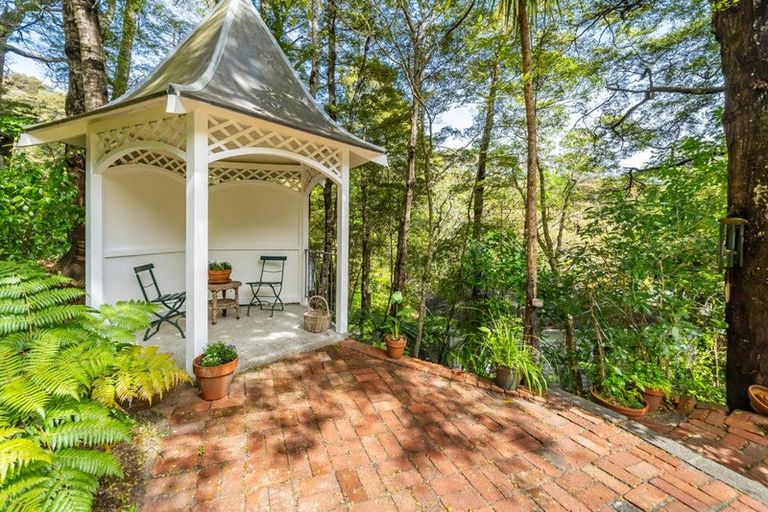 Photo of property in 51 Chatsworth Road, Silverstream, Upper Hutt, 5019