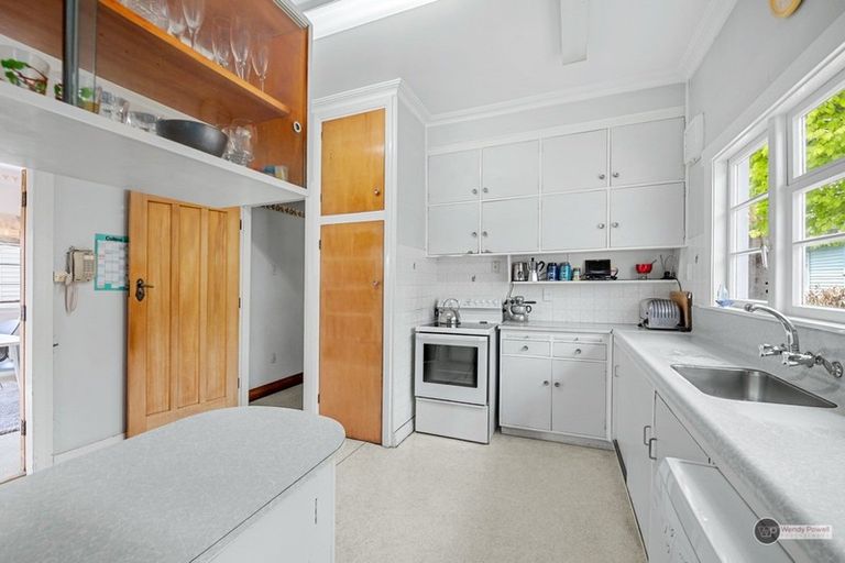 Photo of property in 28 Rossiter Avenue, Waterloo, Lower Hutt, 5011