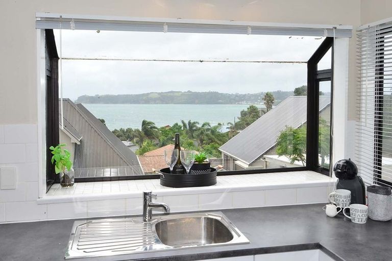 Photo of property in 7 Melandra Road, Stanmore Bay, Whangaparaoa, 0932