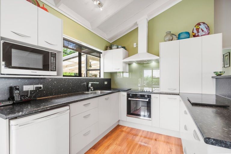 Photo of property in 62 Atkins Road, Portland, Whangarei, 0178