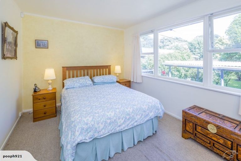 Photo of property in 27 Ngarara Road, Waikanae, 5036