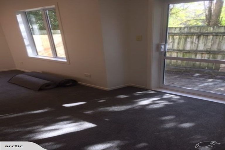 Photo of property in 5/30 John Jennings Drive, Oteha, Auckland, 0632