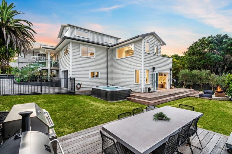 Photo of property in 16 Rewi Street, Torbay, Auckland, 0630