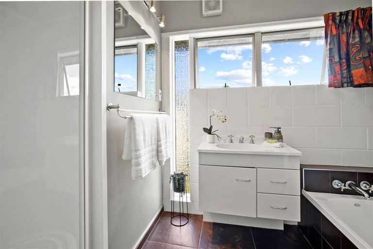 Photo of property in 105a Brunton Crescent, Thames, 3500