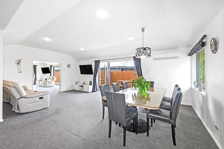 Photo of property in 15 Cridland Place, Halswell, Christchurch, 8025