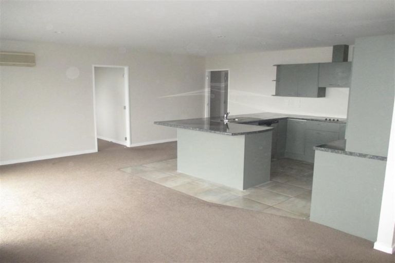 Photo of property in 5 Challenger Lane, Redcliffs, Christchurch, 8081