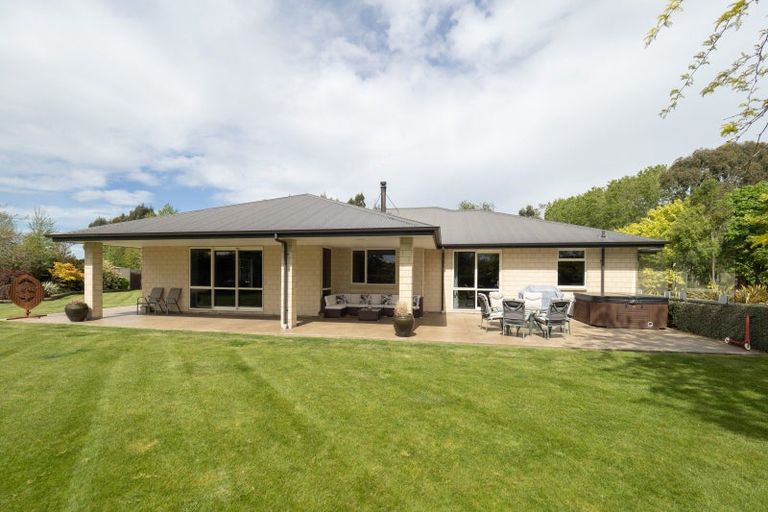 Photo of property in 128 Johnstone Street, Tinwald, Ashburton, 7774
