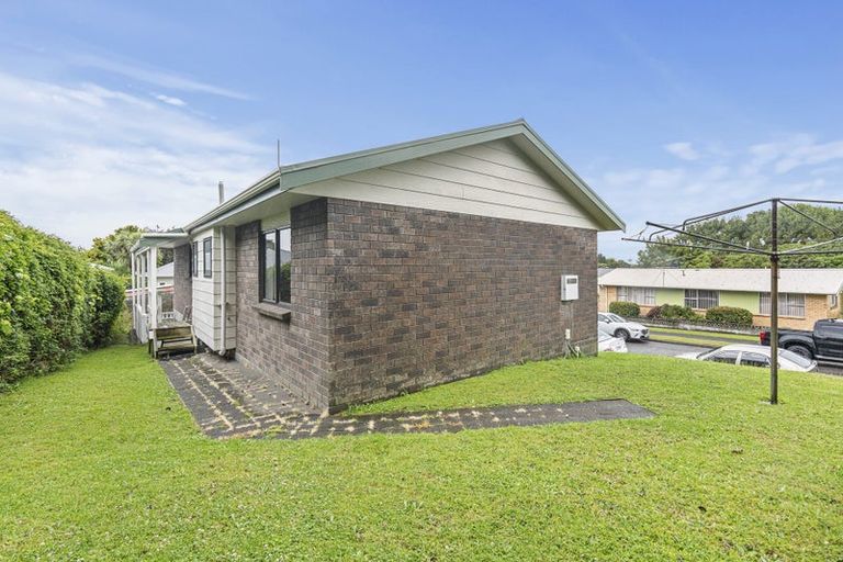 Photo of property in 4 Mayfair Place, Westown, New Plymouth, 4310