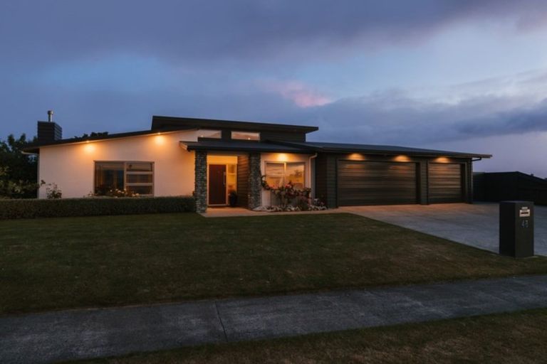 Photo of property in 48 Rodeo Drive, Kelvin Grove, Palmerston North, 4414