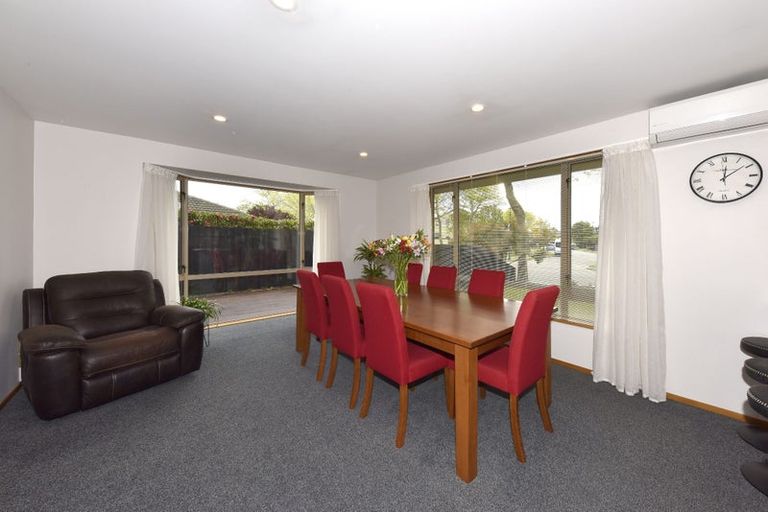 Photo of property in 25 Chesterfield Mews, Russley, Christchurch, 8042