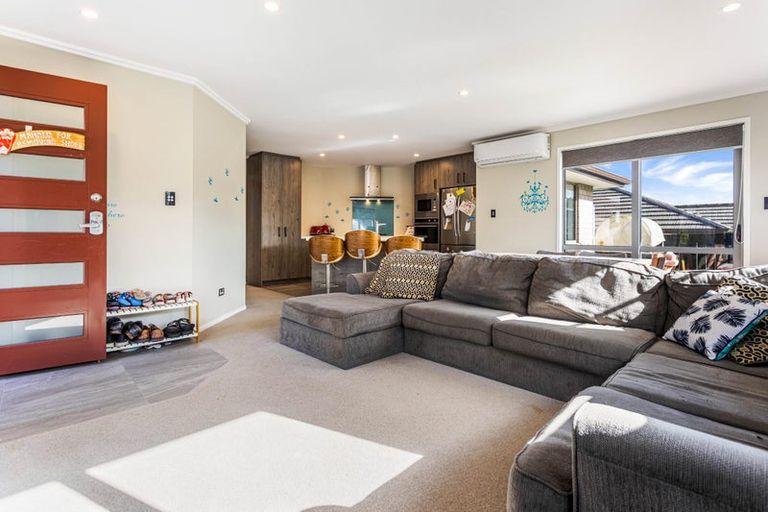 Photo of property in 1 Reserva Crescent, Kumeu, 0810