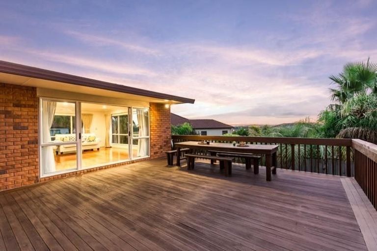 Photo of property in 10 Bejoy Rise, East Tamaki Heights, Auckland, 2016