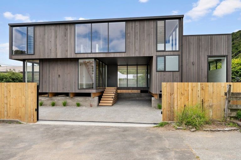 Photo of property in 45a Pukatea Street, Eastbourne, Lower Hutt, 5013