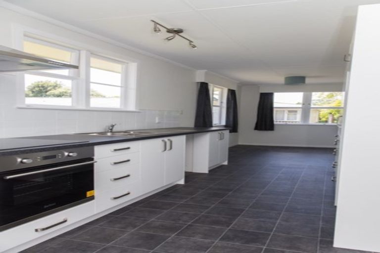 Photo of property in 1 Patea Place, Terrace End, Palmerston North, 4410