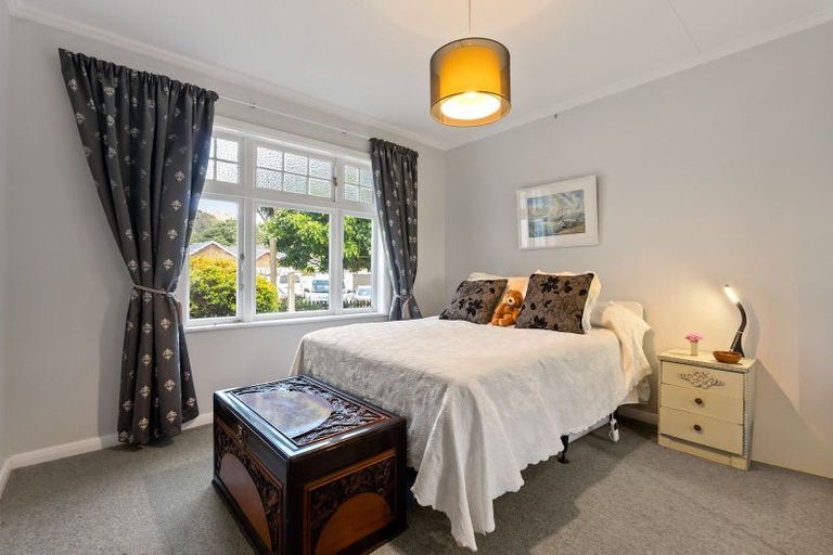 Photo of property in 10 Ngaio Street, Eastbourne, Lower Hutt, 5013