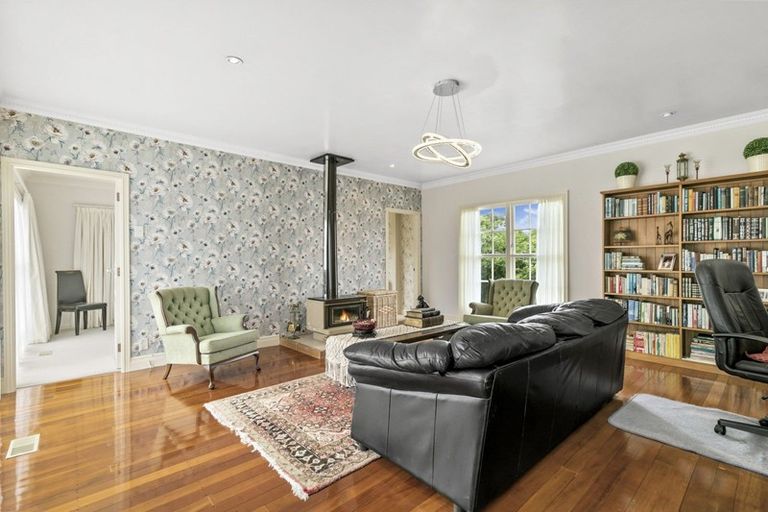 Photo of property in 46 Wai-iti Crescent, Woburn, Lower Hutt, 5010