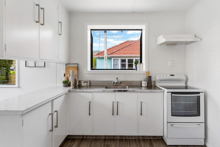 Photo of property in 59 Chapman Crescent, Naenae, Lower Hutt, 5011