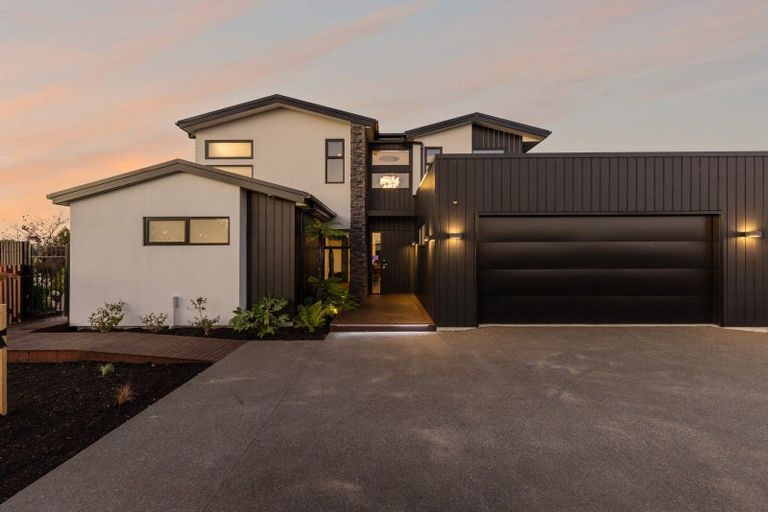 Photo of property in 1 De Surville Way, Pegasus, 7612