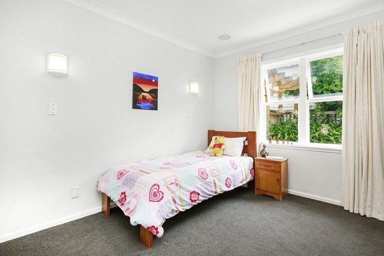 Photo of property in 33 Chester Road, Tawa, Wellington, 5028