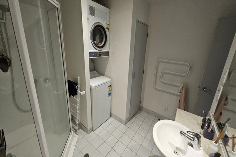 Photo of property in St Peters Apartments, 4e/192 Willis Street, Te Aro, Wellington, 6011