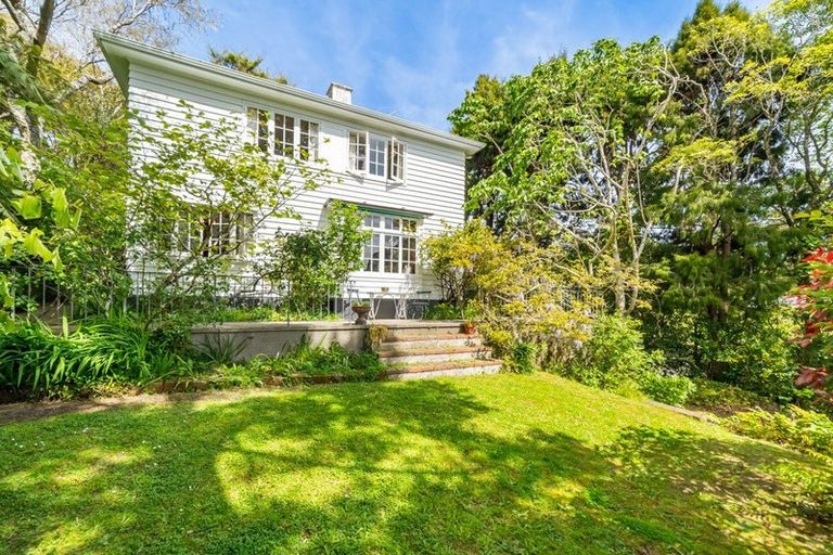 Photo of property in 51 Chatsworth Road, Silverstream, Upper Hutt, 5019