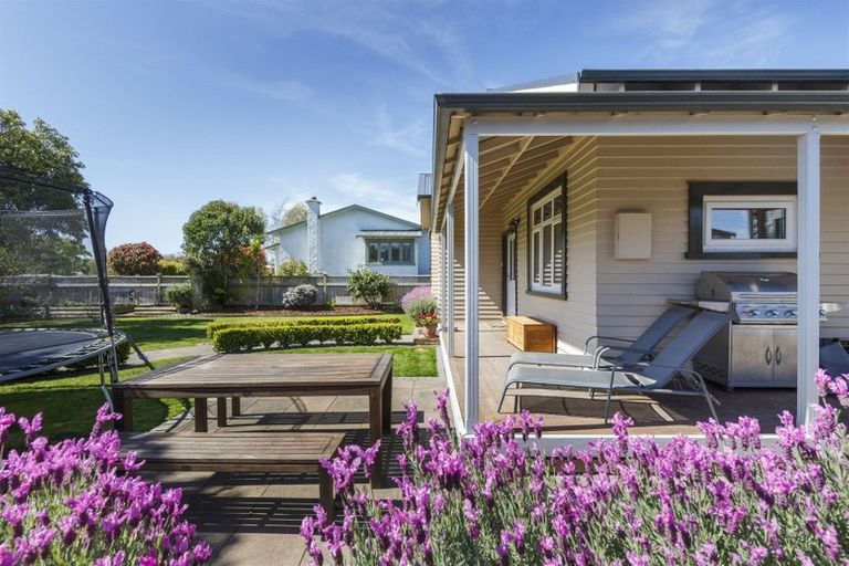 Photo of property in 32 Manson Street, Terrace End, Palmerston North, 4410