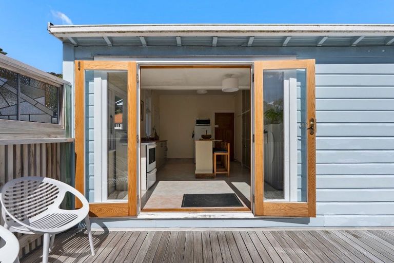 Photo of property in 10 Ngaio Street, Eastbourne, Lower Hutt, 5013
