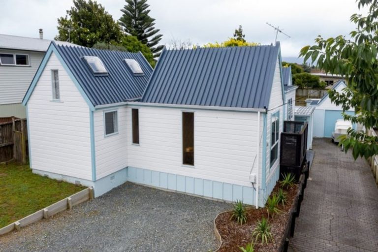 Photo of property in 13 Walton Road, Paraparaumu Beach, Paraparaumu, 5032