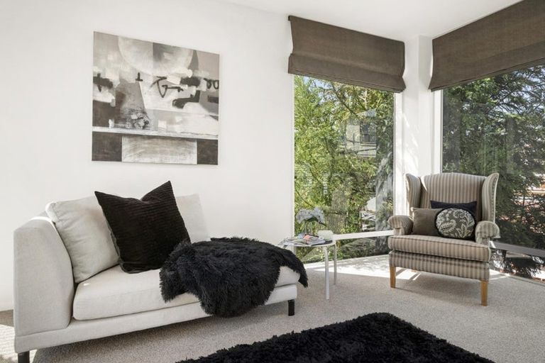 Photo of property in 2/20 Sycamore Drive, Sunnynook, Auckland, 0620