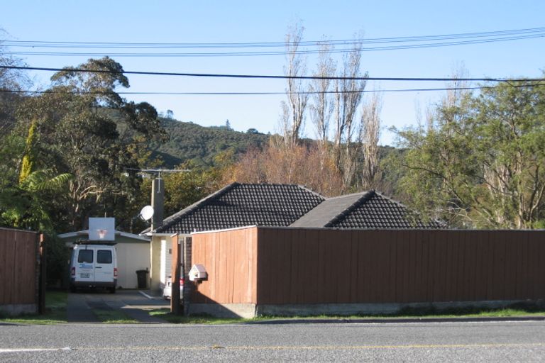 Photo of property in 222 Eastern Hutt Road, Stokes Valley, Lower Hutt, 5019