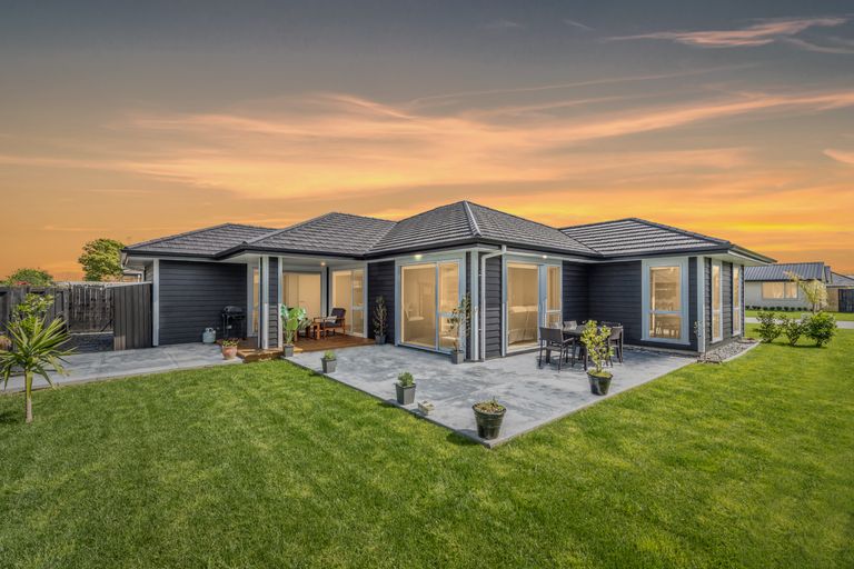 Photo of property in 19 Kowhai Drive, Cambridge, 3434
