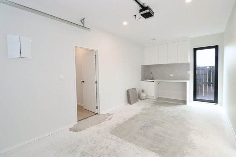 Photo of property in 13 Ngakau Road, Karaka, 2113