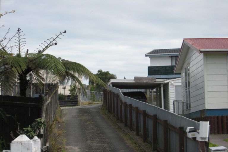 Photo of property in 24 Karyn Street, Castlecliff, Whanganui, 4501