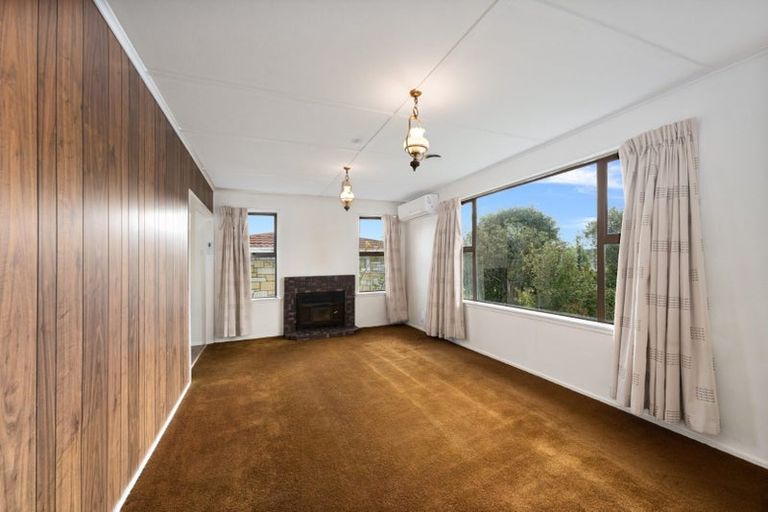 Photo of property in 86 Flanshaw Road, Te Atatu South, Auckland, 0610