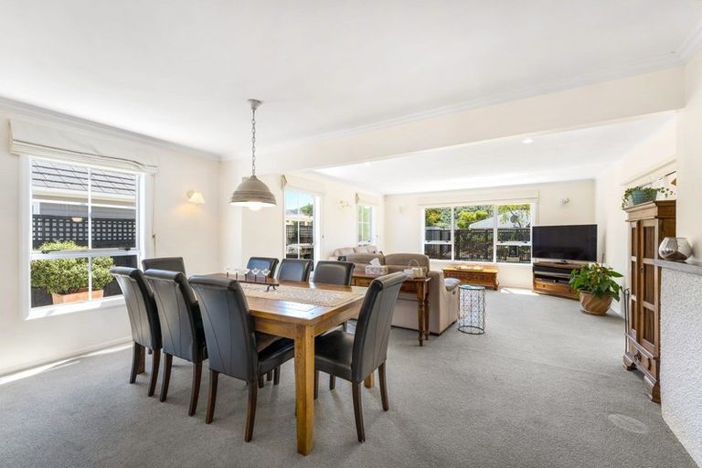 Photo of property in 9 Oak Street, Ebdentown, Upper Hutt, 5018