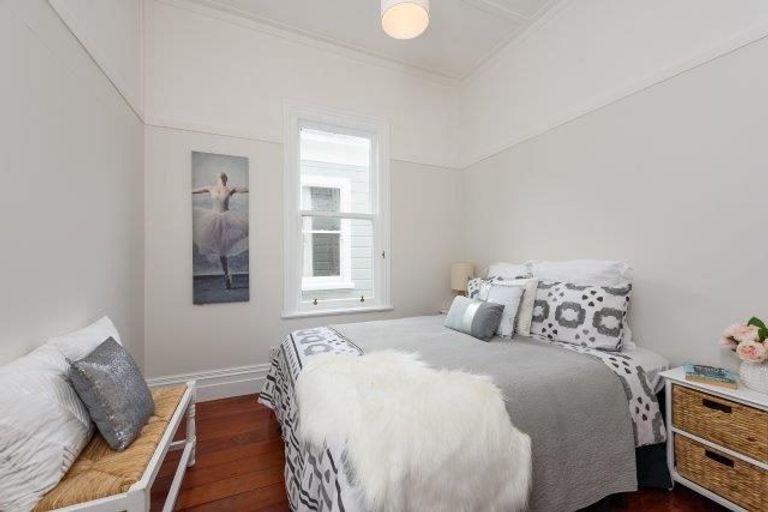 Photo of property in 57 Central Terrace, Kelburn, Wellington, 6012