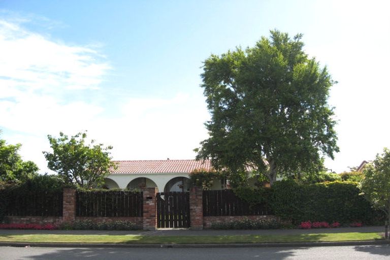 Photo of property in 45 Royal Park Drive, Parklands, Christchurch, 8083