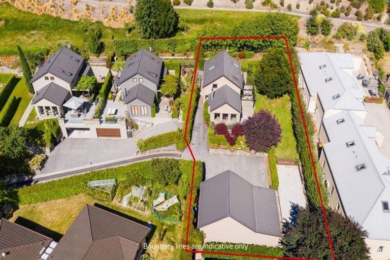 Photo of property in 6 Chartres Lane, Arrowtown, 9302