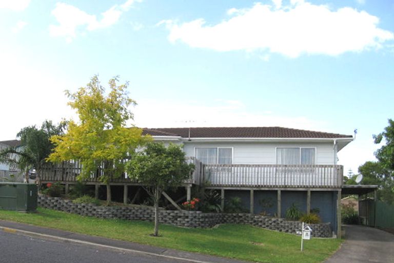 Photo of property in 29 Cedar Heights Avenue, Massey, Auckland, 0614