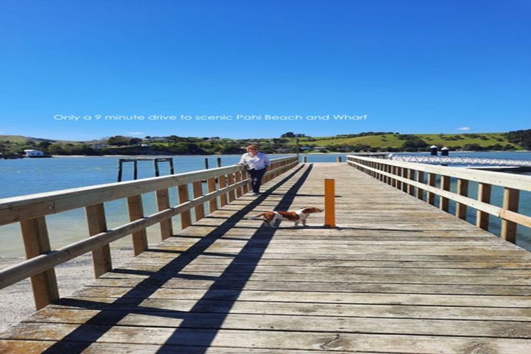 Photo of property in 11 Manaaki Circle, Paparoa, 0571