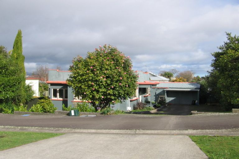 Photo of property in 23 Weston Avenue, Roslyn, Palmerston North, 4414