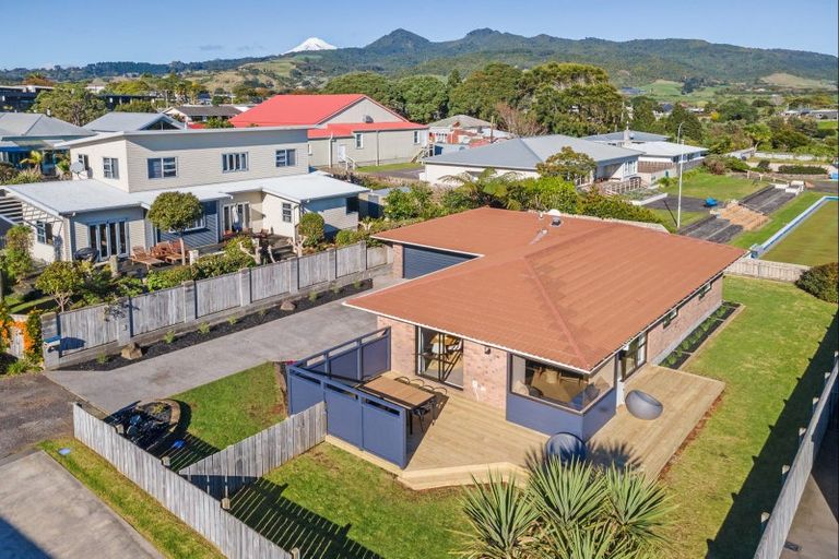 Photo of property in 620b South Road, Oakura, 4314