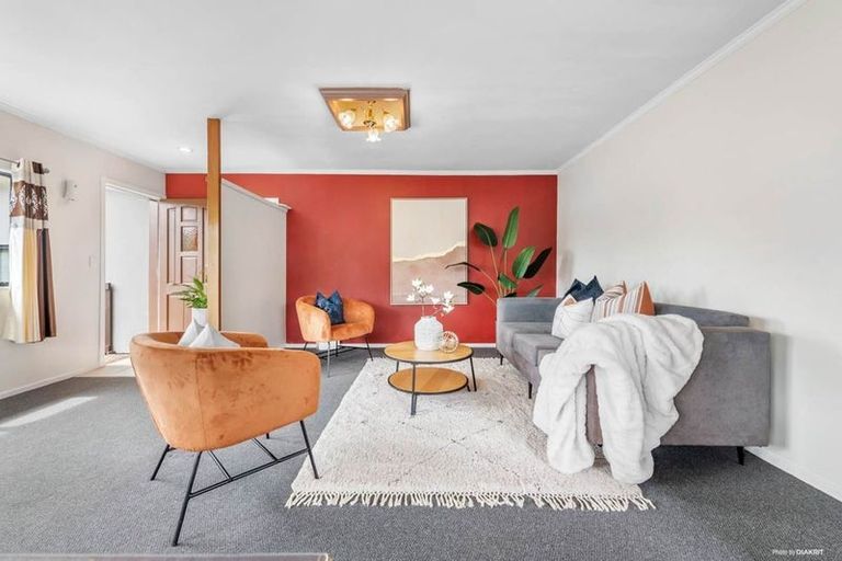 Photo of property in 32 Trojan Crescent, New Lynn, Auckland, 0600