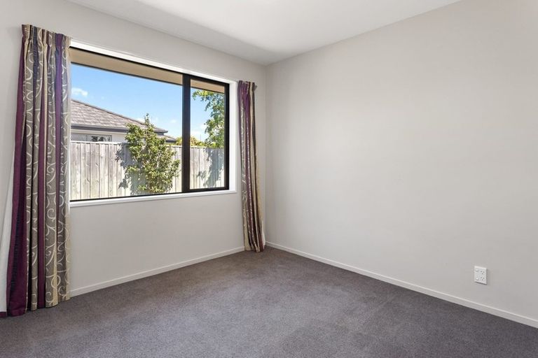 Photo of property in 16 Waimarie Street, Pegasus, 7612