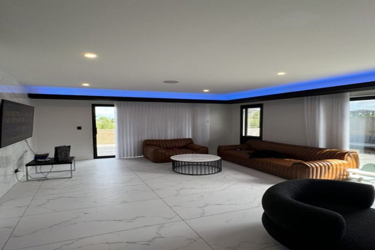 Photo of property in 3 Wyon Way, Flat Bush, Auckland, 2016