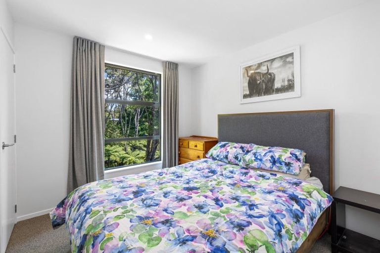 Photo of property in 29 Tokai Place, Glen Eden, 0602