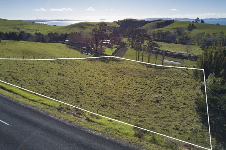 Photo of property in 24 Taipa View Road, Taipa, 0483