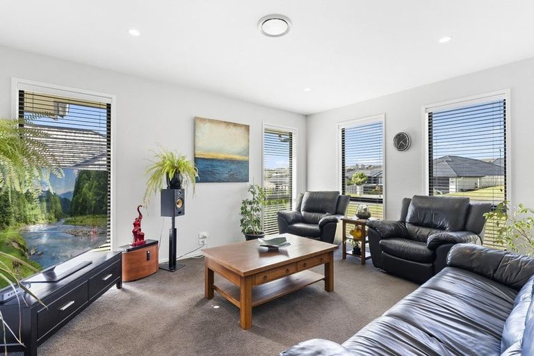 Photo of property in 42 Puhirake Crescent, Pyes Pa, Tauranga, 3112