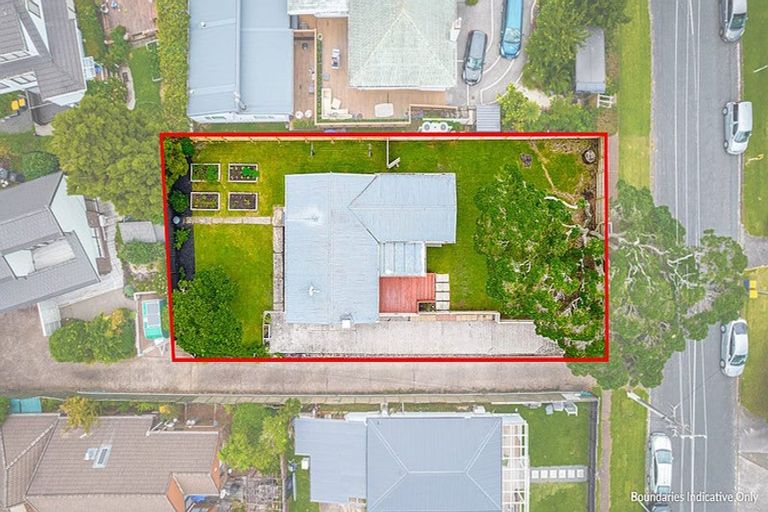 Photo of property in 10 West Lynn Road, Titirangi, Auckland, 0604